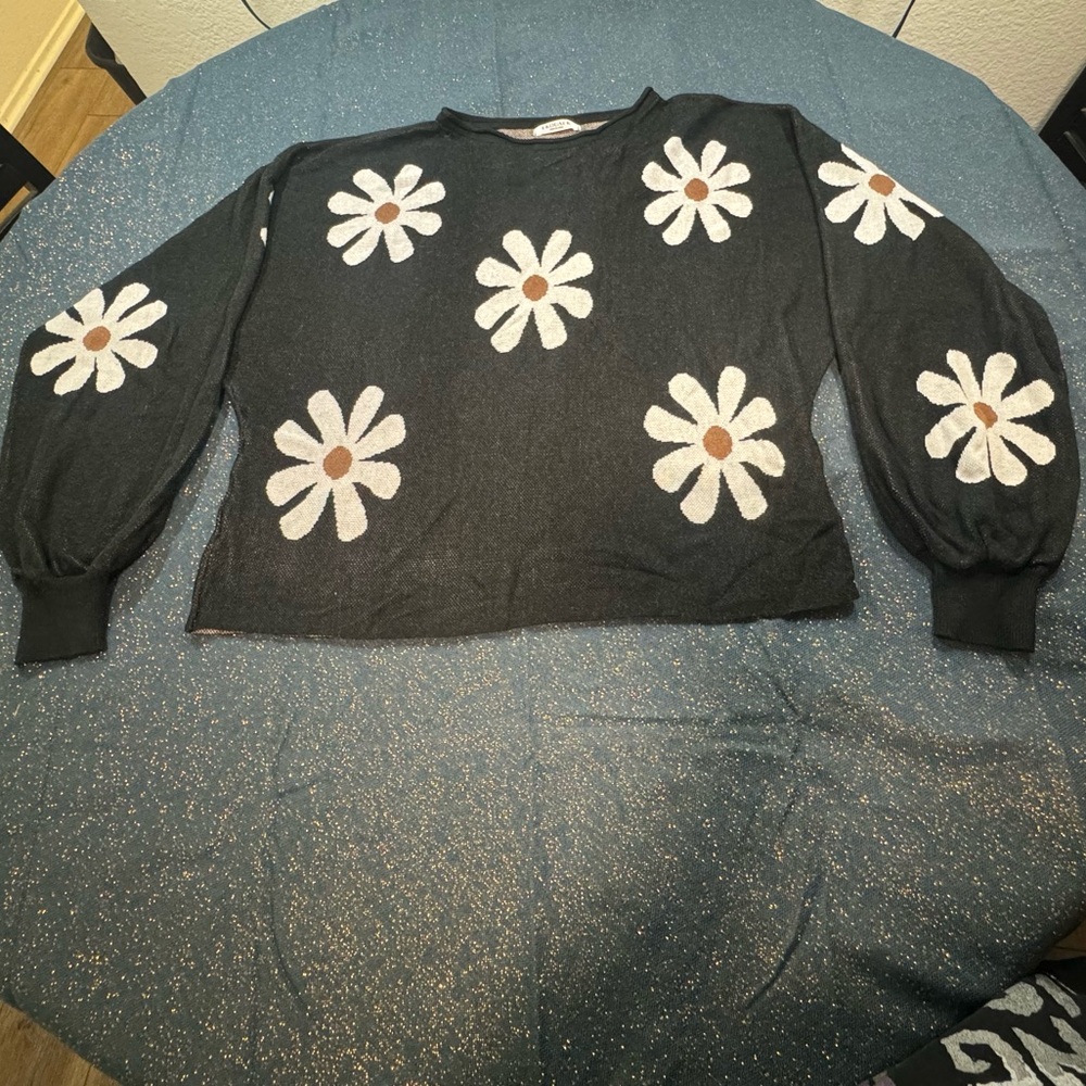 Chic Black and White Crew Neck Sweater with Floral Pattern